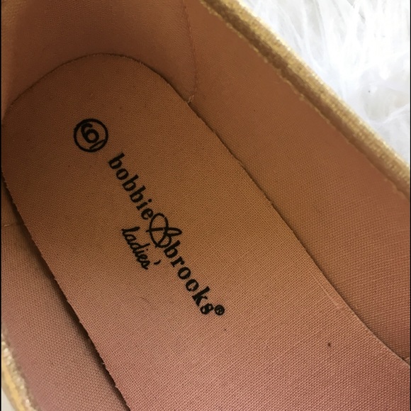 NWOT BOBBIE BROOKS METALLIC SLIP ONS SIZE 6 and 9 - Picture 7 of 13